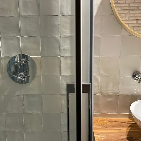 La Casa De La Escalera * Cordova